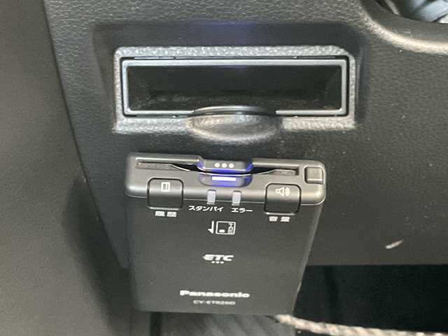 トヨタ ヴォクシー S－G 愛知県 2022(令4)年 0.8万km アティチュードブラックマイカ 純正ディズプレイオーディオ　ナビ機能なし/両側パワースライドドア/レーダークルーズコントロール/シートヒーター/バックカメラ/コーナーセンサー/純正アルミホイール/LEDヘッドライト/リアオートエアコン/オートマチックハイビーム/ETC/衝突軽減システム/Bluetooth/ステアリングスイッチ/スマートキー/プッシュスタート