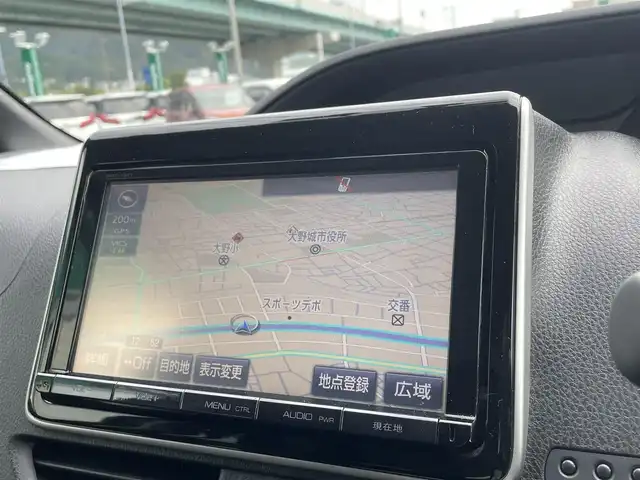 トヨタ ノア Si 福岡県 2015(平27)年 4.5万km ブラック 純正９型SDナビ(フルセグTV/CD/DVD/BT)バックカメラフリップダウンモニター両側パワスラドラレコETC純正LED純正アルミホイールプッシュスタートスマートキー