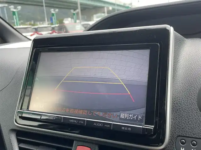 トヨタ ノア Si 福岡県 2015(平27)年 4.5万km ブラック 純正９型SDナビ(フルセグTV/CD/DVD/BT)バックカメラフリップダウンモニター両側パワスラドラレコETC純正LED純正アルミホイールプッシュスタートスマートキー