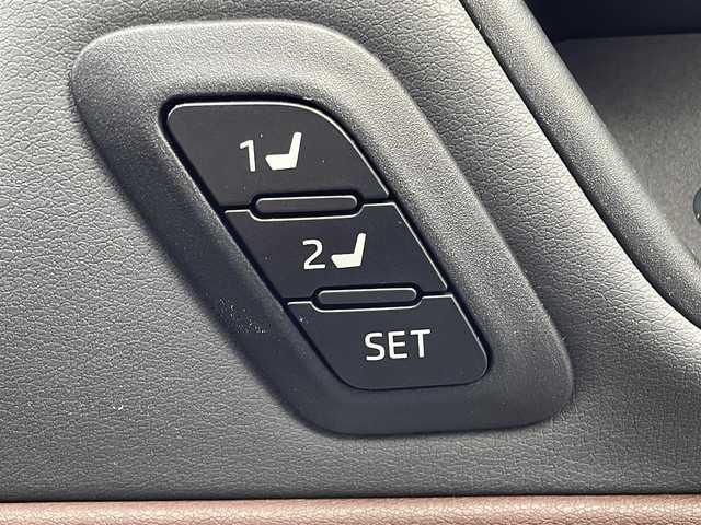 トヨタ ハリアー Z レザーパッケージ 島根県 2020(令2)年 4.9万km プレシャスブラックパール 登録時走行距離　48539km/純正ナビ（フルセグテレビ/Bluetooth/AM/FM)/JBL/全周囲カメラ/追従型クルーズコントロール/電動リアゲート/パワーシート（DN席)/シートヒーター（DN席)/エアシート（DN席)/ステアリングヒーター/デジタルインナーミラー/電動パーキング/オートマチックハビーム/コーナーセンサー/レーンキープアシスト/横滑り防止/衝突軽減ブレーキ/ETC/純正アルミ19インチ