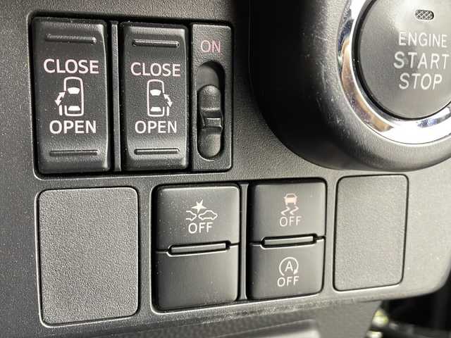 トヨタ ルーミー カスタムG－T 愛知県 2018(平30)年 6.5万km ブラックマイカメタリック /純正ナビ　NSZT-W68T//CD DVD BT フルセグTV SD FM AM//両側パワースライドドア　//クルーズコントロール　//ＥＴＣ　//バックカメラ　//衝突被害軽減システム　//ロールサンシェード//ドアバイザー//リアソナー//LEDヘッドライト//オートライト//純正フォグランプ//電動格納ウインカーミラー//スマートキー