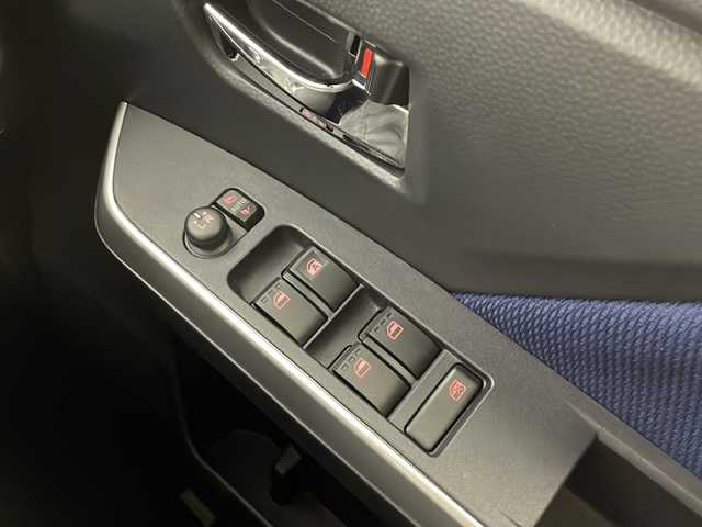 トヨタ ルーミー カスタムG－T 愛知県 2018(平30)年 6.5万km ブラックマイカメタリック /純正ナビ　NSZT-W68T//CD DVD BT フルセグTV SD FM AM//両側パワースライドドア　//クルーズコントロール　//ＥＴＣ　//バックカメラ　//衝突被害軽減システム　//ロールサンシェード//ドアバイザー//リアソナー//LEDヘッドライト//オートライト//純正フォグランプ//電動格納ウインカーミラー//スマートキー