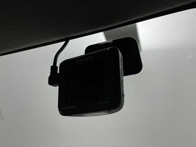 スズキ クロスビー HYBRID MX 鹿児島県 2019(令1)年 4万km キャラバンアイボリーパールメタリック/ホワイト 2トーンルーフ 純正ナビ（CD/DVD/BT/フルセグ）/パドルシフト/シートヒーター/ETC/ドラレコ/コーナーセンサー/４WD/アイドリングストップ/純正フロアマット