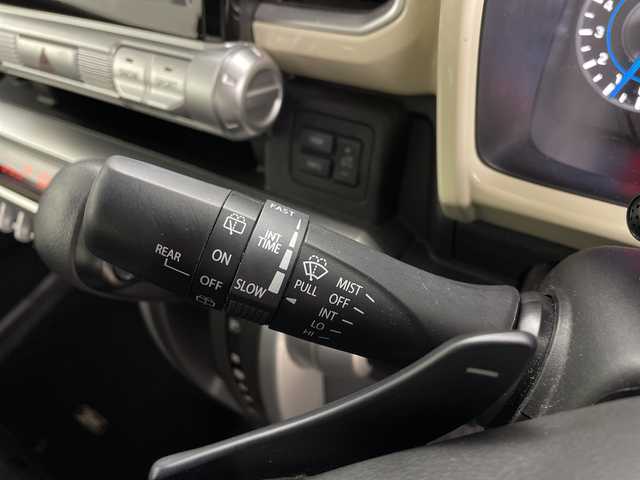 スズキ クロスビー HYBRID MX 鹿児島県 2019(令1)年 4万km キャラバンアイボリーパールメタリック/ホワイト 2トーンルーフ 純正ナビ（CD/DVD/BT/フルセグ）/パドルシフト/シートヒーター/ETC/ドラレコ/コーナーセンサー/４WD/アイドリングストップ/純正フロアマット