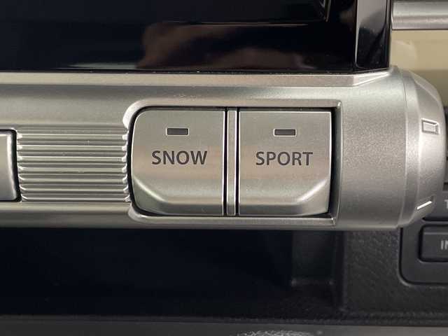 スズキ クロスビー HYBRID MX 鹿児島県 2019(令1)年 4万km キャラバンアイボリーパールメタリック/ホワイト 2トーンルーフ 純正ナビ（CD/DVD/BT/フルセグ）/パドルシフト/シートヒーター/ETC/ドラレコ/コーナーセンサー/４WD/アイドリングストップ/純正フロアマット