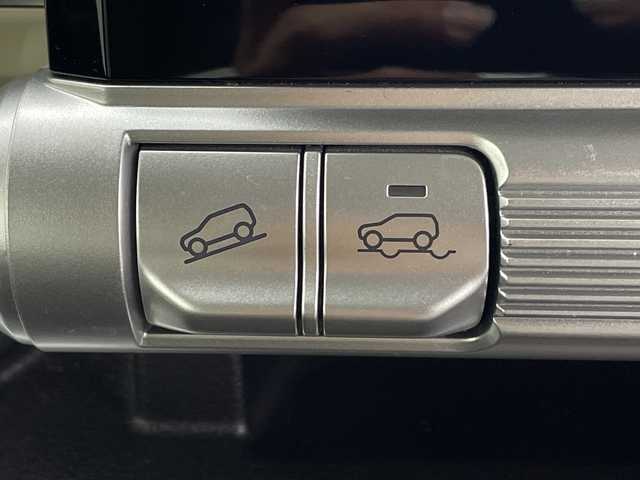 スズキ クロスビー HYBRID MX 鹿児島県 2019(令1)年 4万km キャラバンアイボリーパールメタリック/ホワイト 2トーンルーフ 純正ナビ（CD/DVD/BT/フルセグ）/パドルシフト/シートヒーター/ETC/ドラレコ/コーナーセンサー/４WD/アイドリングストップ/純正フロアマット