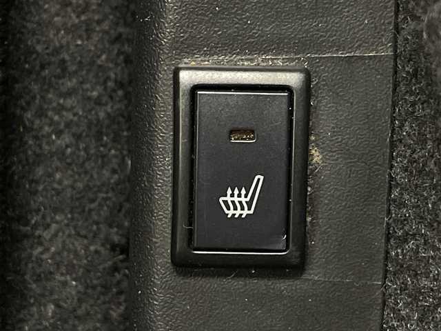 スズキ クロスビー HYBRID MX 鹿児島県 2019(令1)年 4万km キャラバンアイボリーパールメタリック/ホワイト 2トーンルーフ 純正ナビ（CD/DVD/BT/フルセグ）/パドルシフト/シートヒーター/ETC/ドラレコ/コーナーセンサー/４WD/アイドリングストップ/純正フロアマット