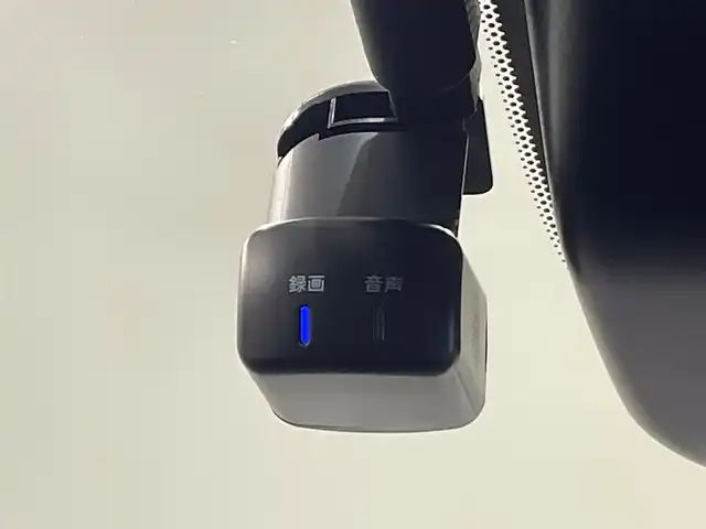 日産 オーラ G 愛知県 2024(令6)年 0.7万km ダークメタルグレー 純正９インチナビ/ＢＯＳＥサウンドシステム/プロパイロット/衝突軽減ブレーキ/ブラインドスポットモニター/クリアランスソナー/車線逸脱警報/ハーフレザーシート/ワイヤレス充電/デジタルインナーミラー/ドライブレコーダー/ビルトインＥＴＣ２．０/USB＆HDMI入力端子/アクセサリーソケット/LEDヘッドライト/ISOFIX/純正フロアマット/純正17インチアルミホイール