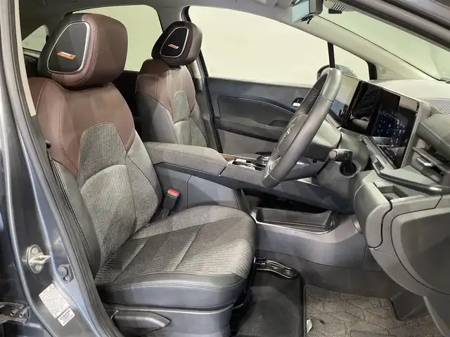 日産 オーラ G 愛知県 2024(令6)年 0.7万km ダークメタルグレー 純正９インチナビ/ＢＯＳＥサウンドシステム/プロパイロット/衝突軽減ブレーキ/ブラインドスポットモニター/クリアランスソナー/車線逸脱警報/ハーフレザーシート/ワイヤレス充電/デジタルインナーミラー/ドライブレコーダー/ビルトインＥＴＣ２．０/USB＆HDMI入力端子/アクセサリーソケット/LEDヘッドライト/ISOFIX/純正フロアマット/純正17インチアルミホイール