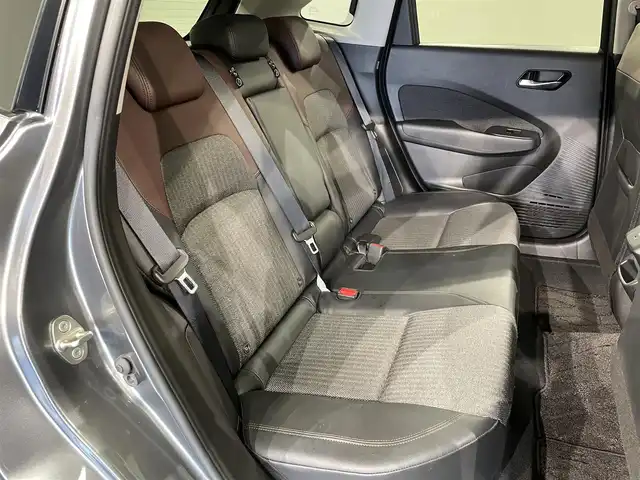 日産 オーラ G 愛知県 2024(令6)年 0.7万km ダークメタルグレー 純正９インチナビ/ＢＯＳＥサウンドシステム/プロパイロット/衝突軽減ブレーキ/ブラインドスポットモニター/クリアランスソナー/車線逸脱警報/ハーフレザーシート/ワイヤレス充電/デジタルインナーミラー/ドライブレコーダー/ビルトインＥＴＣ２．０/USB＆HDMI入力端子/アクセサリーソケット/LEDヘッドライト/ISOFIX/純正フロアマット/純正17インチアルミホイール