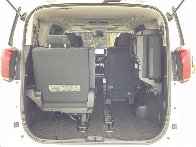 トヨタ アルファード S 兵庫県 2020(令2)年 3.3万km ホワイトパールクリスタルシャイン ・純正9インチナビ/・CD/DVD/AM/FM/・フルセグTV/・Bluetooth接続/・12.1インチフリップダウンモニター/・サンルーフ/・バックカメラ/・両側パワースライドドア/・ビルトインETC/・社外前後ドライブレコーダー/・HDMI接続/・2列目オットマン/・ZEUS製エアロ（フロント、サイド、リア）/・ZEUS製4本出しマフラー/・トヨタセーフティセンス/・プリクラッシュセーフティ/・レーンディパーチャーアラート/・クリアランスソナー/・パーキングサポートブレーキ/・ロードサインアシスト/・レーダークルーズコントロール/・オートマチックハイビーム/・社外フロアマット（M’Z SPEED）/・タナベローダウンサス/・電子パーキングブレーキ/・オートホールド/・