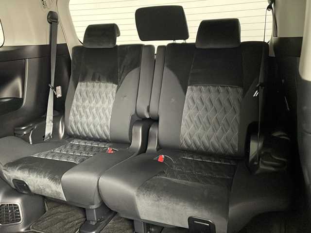 トヨタ アルファード S 兵庫県 2020(令2)年 3.3万km ホワイトパールクリスタルシャイン ・純正9インチナビ/・CD/DVD/AM/FM/・フルセグTV/・Bluetooth接続/・12.1インチフリップダウンモニター/・サンルーフ/・バックカメラ/・両側パワースライドドア/・ビルトインETC/・社外前後ドライブレコーダー/・HDMI接続/・2列目オットマン/・ZEUS製エアロ（フロント、サイド、リア）/・ZEUS製4本出しマフラー/・トヨタセーフティセンス/・プリクラッシュセーフティ/・レーンディパーチャーアラート/・クリアランスソナー/・パーキングサポートブレーキ/・ロードサインアシスト/・レーダークルーズコントロール/・オートマチックハイビーム/・社外フロアマット（M’Z SPEED）/・タナベローダウンサス/・電子パーキングブレーキ/・オートホールド/・