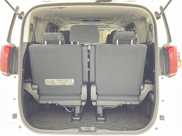 トヨタ アルファード S 兵庫県 2020(令2)年 3.3万km ホワイトパールクリスタルシャイン ・純正9インチナビ/・CD/DVD/AM/FM/・フルセグTV/・Bluetooth接続/・12.1インチフリップダウンモニター/・サンルーフ/・バックカメラ/・両側パワースライドドア/・ビルトインETC/・社外前後ドライブレコーダー/・HDMI接続/・2列目オットマン/・ZEUS製エアロ（フロント、サイド、リア）/・ZEUS製4本出しマフラー/・トヨタセーフティセンス/・プリクラッシュセーフティ/・レーンディパーチャーアラート/・クリアランスソナー/・パーキングサポートブレーキ/・ロードサインアシスト/・レーダークルーズコントロール/・オートマチックハイビーム/・社外フロアマット（M’Z SPEED）/・タナベローダウンサス/・電子パーキングブレーキ/・オートホールド/・