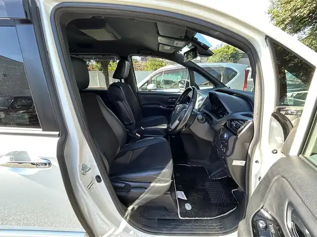 トヨタ ノア ハイブリッド Si ダブルバイビー 東京都 2018(平30)年 9.4万km ホワイトパールクリスタルシャイン ワンオーナー/純正SDナビ（NSZN-Z68T）/・Bluetoothオーディオ/フルセグTV/DVD/後席用モニター/ワンタッチスイッチ付両側パワースライドドア/リヤオートエアコン/シートヒーター（前席）/純正ビルトインETC2.0/Toyota Safety Sense/取扱説明書/保証書/スペアキー1本