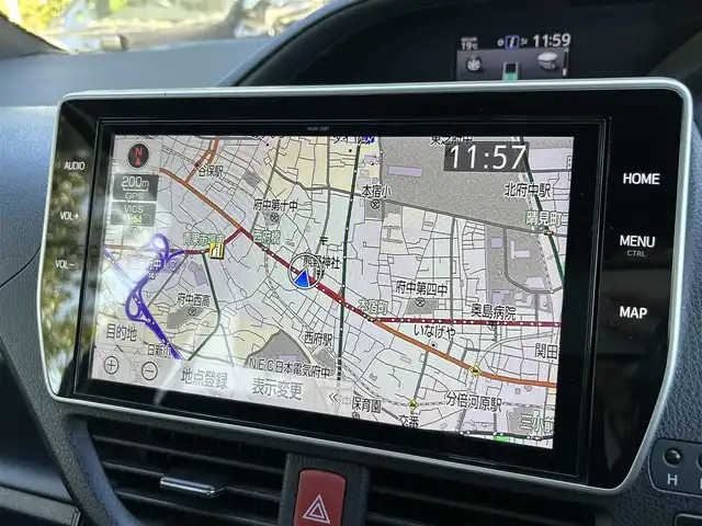 トヨタ ノア ハイブリッド Si ダブルバイビー 東京都 2018(平30)年 9.4万km ホワイトパールクリスタルシャイン ワンオーナー/純正SDナビ（NSZN-Z68T）/・Bluetoothオーディオ/フルセグTV/DVD/後席用モニター/ワンタッチスイッチ付両側パワースライドドア/リヤオートエアコン/シートヒーター（前席）/純正ビルトインETC2.0/Toyota Safety Sense/取扱説明書/保証書/スペアキー1本