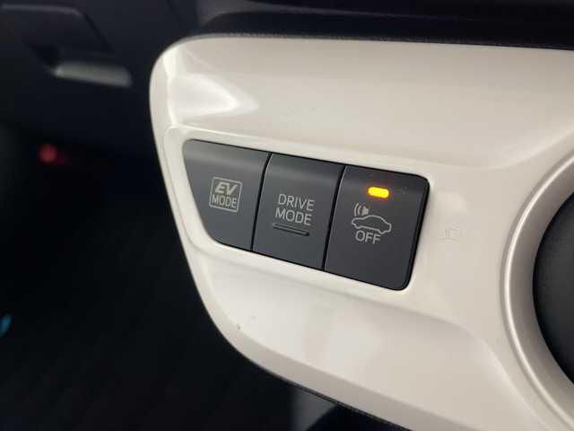 トヨタ プリウス S ツーリングセレクション 愛知県 2016(平28)年 5.1万km アティチュードブラックマイカ 禁煙車/純正ナビ/(AM/FM/DISC/BT/SD/フルセグ)/ドライブレコーダー/ETC/追従式クルーズコントロール/バックカメラ/スマートエントリ＆スタートシステム/ライト付き電動格納ミラー/ライト付きバニティーミラー/ハーフレザーシート/シートヒーター/純正フロアマット/純正ドアバイザー/革巻きステアリング/ステアリングスイッチ/LEDヘッドライト/フォグランプ/オートライト/オートマチックハイビーム/プッシュスタート/スマートキー/純正17インチアルミホイール