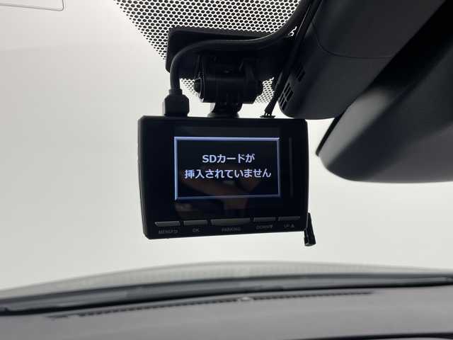 トヨタ プリウス S ツーリングセレクション 愛知県 2016(平28)年 5.1万km アティチュードブラックマイカ 禁煙車/純正ナビ/(AM/FM/DISC/BT/SD/フルセグ)/ドライブレコーダー/ETC/追従式クルーズコントロール/バックカメラ/スマートエントリ＆スタートシステム/ライト付き電動格納ミラー/ライト付きバニティーミラー/ハーフレザーシート/シートヒーター/純正フロアマット/純正ドアバイザー/革巻きステアリング/ステアリングスイッチ/LEDヘッドライト/フォグランプ/オートライト/オートマチックハイビーム/プッシュスタート/スマートキー/純正17インチアルミホイール