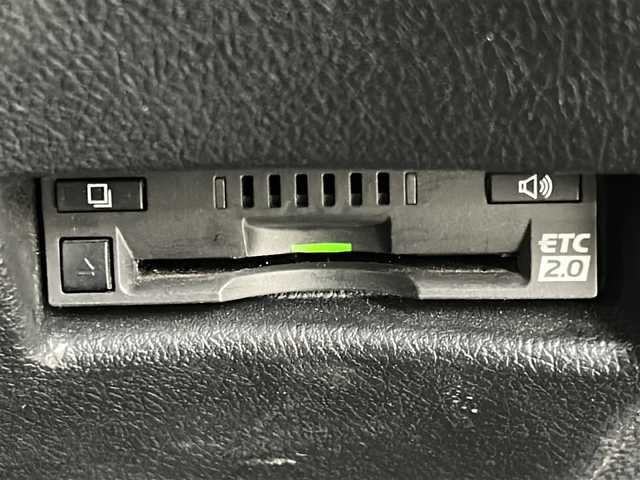 トヨタ シエンタ ハイブリッド G 宮城県 2016(平28)年 7.9万km ホワイトパールクリスタルシャイン 禁煙車/純正12.1インチフリップダウンモニター/トヨタセーフティーセンス/・プリクラッシュセーフティーシステム/・オートマチックハイビーム/・レーンディバ―チャーアラート/・先行車発進お知らせ/純正7インチナビ/（BT.AM.FM.CD.DVD.SD.USB.HDMI）/バックカメラ/フルセグテレビ/両側パワースライドドア/前方ドライブレコーダー/ビルトインETC/革巻きステアリング/ステアリングスイッチ/プッシュスタート/スマートキー/スペアキー/純正フロアマット/純正ドアバイザー/LEDヘッドライト/フォグランプ/純正15インチホイールキャップ/横滑り防止機能/アイドリングストップ