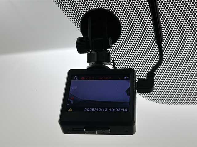 トヨタ シエンタ ハイブリッド G 宮城県 2016(平28)年 7.9万km ホワイトパールクリスタルシャイン 禁煙車/純正12.1インチフリップダウンモニター/トヨタセーフティーセンス/・プリクラッシュセーフティーシステム/・オートマチックハイビーム/・レーンディバ―チャーアラート/・先行車発進お知らせ/純正7インチナビ/（BT.AM.FM.CD.DVD.SD.USB.HDMI）/バックカメラ/フルセグテレビ/両側パワースライドドア/前方ドライブレコーダー/ビルトインETC/革巻きステアリング/ステアリングスイッチ/プッシュスタート/スマートキー/スペアキー/純正フロアマット/純正ドアバイザー/LEDヘッドライト/フォグランプ/純正15インチホイールキャップ/横滑り防止機能/アイドリングストップ