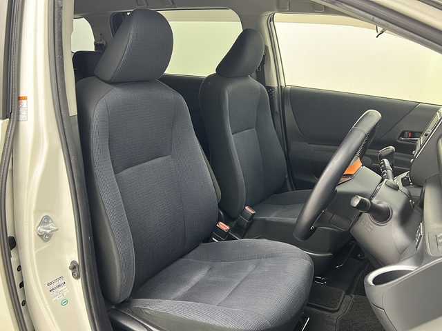 トヨタ シエンタ ハイブリッド G 宮城県 2016(平28)年 7.9万km ホワイトパールクリスタルシャイン 禁煙車/純正12.1インチフリップダウンモニター/トヨタセーフティーセンス/・プリクラッシュセーフティーシステム/・オートマチックハイビーム/・レーンディバ―チャーアラート/・先行車発進お知らせ/純正7インチナビ/（BT.AM.FM.CD.DVD.SD.USB.HDMI）/バックカメラ/フルセグテレビ/両側パワースライドドア/前方ドライブレコーダー/ビルトインETC/革巻きステアリング/ステアリングスイッチ/プッシュスタート/スマートキー/スペアキー/純正フロアマット/純正ドアバイザー/LEDヘッドライト/フォグランプ/純正15インチホイールキャップ/横滑り防止機能/アイドリングストップ