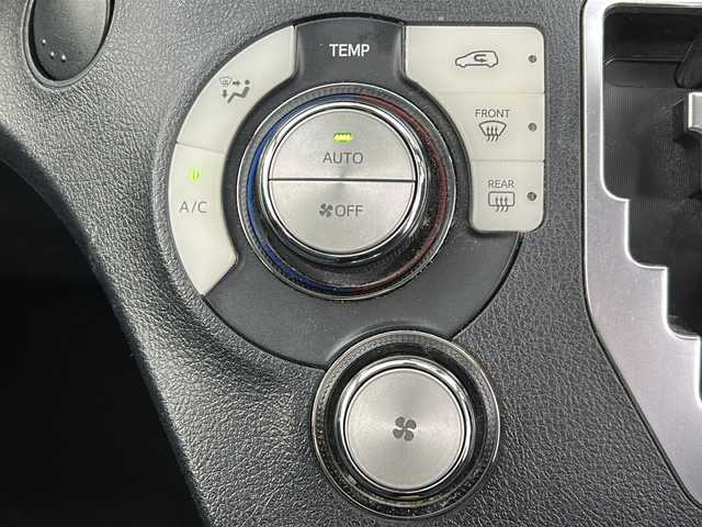 トヨタ シエンタ ハイブリッド G 宮城県 2016(平28)年 7.9万km ホワイトパールクリスタルシャイン 禁煙車/純正12.1インチフリップダウンモニター/トヨタセーフティーセンス/・プリクラッシュセーフティーシステム/・オートマチックハイビーム/・レーンディバ―チャーアラート/・先行車発進お知らせ/純正7インチナビ/（BT.AM.FM.CD.DVD.SD.USB.HDMI）/バックカメラ/フルセグテレビ/両側パワースライドドア/前方ドライブレコーダー/ビルトインETC/革巻きステアリング/ステアリングスイッチ/プッシュスタート/スマートキー/スペアキー/純正フロアマット/純正ドアバイザー/LEDヘッドライト/フォグランプ/純正15インチホイールキャップ/横滑り防止機能/アイドリングストップ