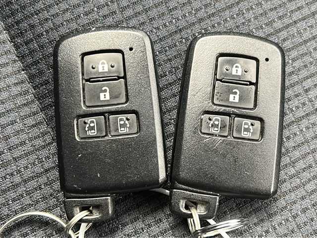 トヨタ シエンタ ハイブリッド G 宮城県 2016(平28)年 7.9万km ホワイトパールクリスタルシャイン 禁煙車/純正12.1インチフリップダウンモニター/トヨタセーフティーセンス/・プリクラッシュセーフティーシステム/・オートマチックハイビーム/・レーンディバ―チャーアラート/・先行車発進お知らせ/純正7インチナビ/（BT.AM.FM.CD.DVD.SD.USB.HDMI）/バックカメラ/フルセグテレビ/両側パワースライドドア/前方ドライブレコーダー/ビルトインETC/革巻きステアリング/ステアリングスイッチ/プッシュスタート/スマートキー/スペアキー/純正フロアマット/純正ドアバイザー/LEDヘッドライト/フォグランプ/純正15インチホイールキャップ/横滑り防止機能/アイドリングストップ