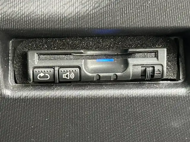 トヨタ アクア S 福岡県 2015(平27)年 5.5万km ライムホワイトパールクリスタルシャイン 純正ナビ（Ｂｌｕｅｔｏｏｔｈ，フルセグＴＶ）　/バックカメラ　/ＥＴＣ　/横滑り防止装置　/アイドリングストップ　/ＥＣＯモード　/電動格納式ドアミラー　/プッシュスタート　/ステアリングリモコン　/ＬＥＤヘッドライト