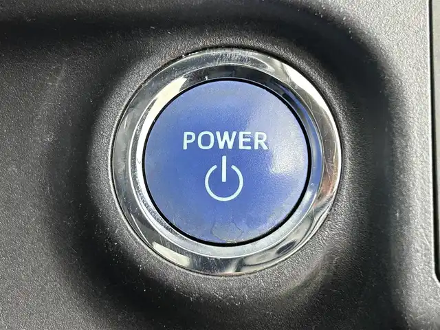トヨタ アクア S 福岡県 2015(平27)年 5.5万km ライムホワイトパールクリスタルシャイン 純正ナビ（Ｂｌｕｅｔｏｏｔｈ，フルセグＴＶ）　/バックカメラ　/ＥＴＣ　/横滑り防止装置　/アイドリングストップ　/ＥＣＯモード　/電動格納式ドアミラー　/プッシュスタート　/ステアリングリモコン　/ＬＥＤヘッドライト