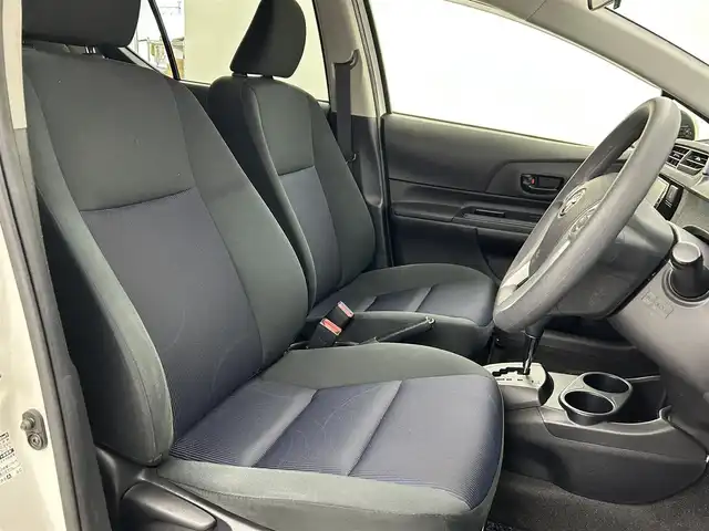 トヨタ アクア S 福岡県 2015(平27)年 5.5万km ライムホワイトパールクリスタルシャイン 純正ナビ（Ｂｌｕｅｔｏｏｔｈ，フルセグＴＶ）　/バックカメラ　/ＥＴＣ　/横滑り防止装置　/アイドリングストップ　/ＥＣＯモード　/電動格納式ドアミラー　/プッシュスタート　/ステアリングリモコン　/ＬＥＤヘッドライト
