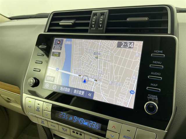 トヨタ ランドクルーザー プラド TX Lパッケージ マットブラED 群馬県 2023(令5)年 0.8万km ブラック 4WD/ディーゼル　ターボ/純正ディスプレイナビ/Bluetooth/Miracast/USB/T-Connect/AM/FM/サンルーフ/全方位カメラ/Toyota Safety Sense/・プリクラッシュセーフティ/（歩行者［昼］検知機能付衝突回避支援タイプ/ ミリ波レーダー＋単眼カメラ方式） /・レーンディパーチャーアラート /・オートマチックハイビーム /・アダプティブクルーズコントロール/・ブラインドスポットモニター/プッシュスタート/スマートキー（スペアキー１本）/レザーシート/パワーシート /シートヒーター /シートベンチレーター/ビルトインETC2.0/ウィンカー・電動格納式ミラー/革巻きステアリング/ステアリングリモコン/ステアリングチルド機構/ヘッドライトウォッシャー/LED/オートライト /フォグランプ/クリアランスソナー/ルーフレール/インチアップ/純正フロアマット/純正１８インチアルミ