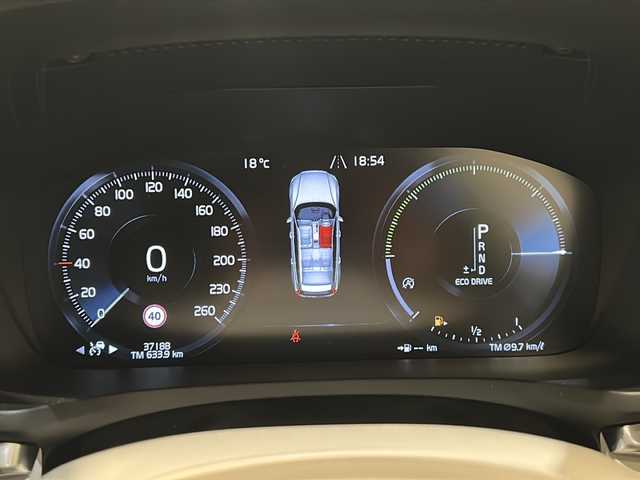 ボルボ Ｖ６０ クロスカントリー T5 AWD プロ 新潟県 2021(令3)年 3.8万km クリスタルホワイトP 対向車線衝突回避支援機能/・レーン・キーピング・エイド/・ドライバー・アラート・コントロール/・ロード・サイン・インフォメーション/・道路逸脱回避支援機能/・リア衝突回避・被害軽減ブレーキシステム/運転支援機能/・パイロット・アシスト/・全車速追従機能付ACC/・ステアリング・アシスト付BLIS/・衝突回避・被害軽減ブレーキ機能付CTA/・被追突時警告機能/その他の安全・運転支援機能/・道路逸脱事故時保護機能/・衝撃吸収機構付フロントシート/・衝突時ブレーキ維持機能/・衝突時ブレーキペダルリリース機能/・フル・アクティブ・ハイビーム/・360°ビューカメラ/・先行車発進告知機能/・車間警告機能/室内装備/harman/kardon/・タッチスクリーン式センターディスプレイ（9インチ）/・ワイヤレス・スマートフォン・チャージ/・純正スタッドレスAWセット/・USB/・ETC車載器/・ナビゲーションシステム/・Applecarplay/・Androidauto