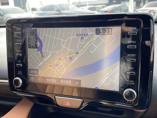 トヨタ ヤリス ハイブリッド Z 新潟県 2020(令2)年 5.6万km ホワイト/センシュアルレッドマイカ 9インチオプションナビ/Bluetooth/パートタイム4WD/衝突軽減/自動駐車/クリアランスソナー/レーンキープアシスト（操舵支援あり）/レーダークルーズコントロール/BSM/ドライブレコーダー/全方位カメラ/ETC2.0ビルドイン/レザーシートカバー/前席シートヒーター/フロアマット/LEDヘッドライト/フォグランプ/ウィンカーミラー/電格ミラー/ドアバイザー/スペアキー×１