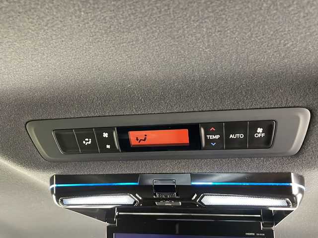 トヨタ ヴォクシー ZS 煌Ⅱ 長野県 2019(令1)年 3.1万km ホワイトパールクリスタルシャイン トヨタセーフティーセンス/プリクラッシュセーフティ/レーンディパーチャーアラート（車線逸脱警報システム）/社外SDナビ（フルセグ/DVD/CD/BT）/フリップダウンモニター（TVM-FW1100）/バックカメラ/ETC/クルーズコントロール/両側パワースライド/前後ドライブレコーダー/オートライト/LEDヘットライト/LEDフォグランプ/革巻きステリング/ドアバイザー/社外フロアマット/サイドサンシェード/純正16インチAW