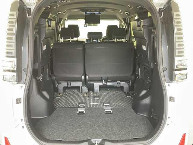 トヨタ ヴォクシー ZS 煌Ⅱ 長野県 2019(令1)年 3.1万km ホワイトパールクリスタルシャイン トヨタセーフティーセンス/プリクラッシュセーフティ/レーンディパーチャーアラート（車線逸脱警報システム）/社外SDナビ（フルセグ/DVD/CD/BT）/フリップダウンモニター（TVM-FW1100）/バックカメラ/ETC/クルーズコントロール/両側パワースライド/前後ドライブレコーダー/オートライト/LEDヘットライト/LEDフォグランプ/革巻きステリング/ドアバイザー/社外フロアマット/サイドサンシェード/純正16インチAW