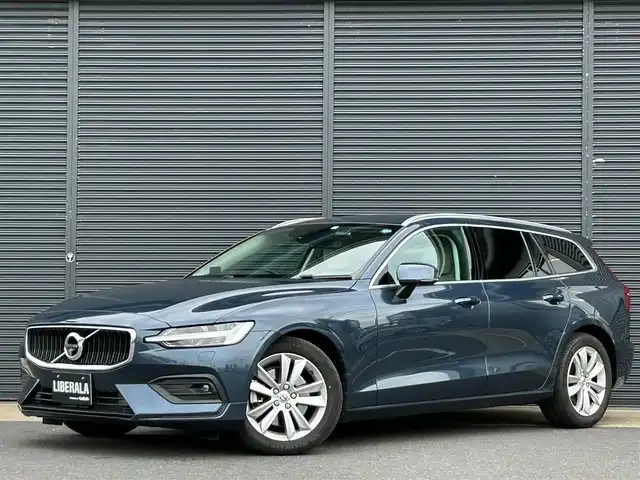 ボルボ Ｖ６０ T5 インスクリプション 茨城県 2020(令2)年 3万km デニムブルーメタリック ワンオーナー　/インテリセーフ/ＡＣＣ　/ＬＫＡ　/ＢLIS　/純正ナビ　/３６０度カメラ　/フルセグTV　/ＣａｒＰｌａｙ　/白革　/シートヒーター　/パワーシート　/自動駐車　/パワーバックドア　/純正１７インチＡＷ　/ＬＥＤ　/前後ドラレコ/ETC2.0/ルーフレール/禁煙車