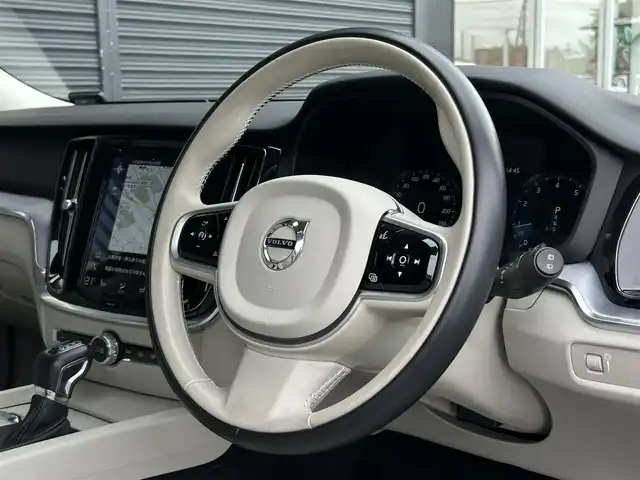 ボルボ Ｖ６０ T5 インスクリプション 茨城県 2020(令2)年 3万km デニムブルーメタリック ワンオーナー　/インテリセーフ/ＡＣＣ　/ＬＫＡ　/ＢLIS　/純正ナビ　/３６０度カメラ　/フルセグTV　/ＣａｒＰｌａｙ　/白革　/シートヒーター　/パワーシート　/自動駐車　/パワーバックドア　/純正１７インチＡＷ　/ＬＥＤ　/前後ドラレコ/ETC2.0/ルーフレール/禁煙車