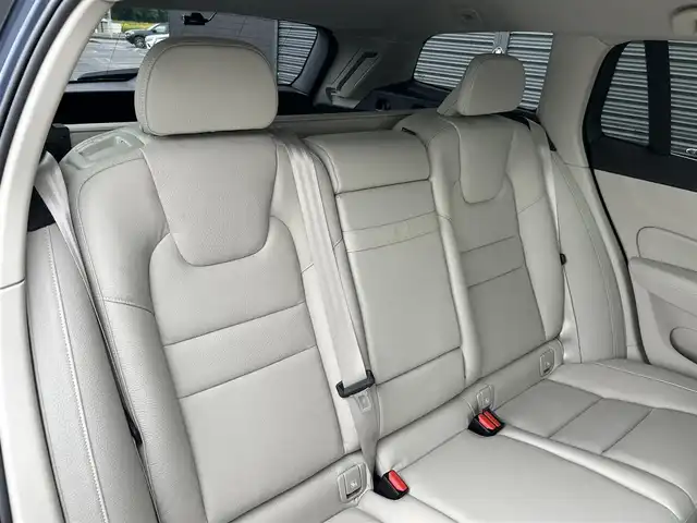 ボルボ Ｖ６０ T5 インスクリプション 茨城県 2020(令2)年 3万km デニムブルーメタリック ワンオーナー　/インテリセーフ/ＡＣＣ　/ＬＫＡ　/ＢLIS　/純正ナビ　/３６０度カメラ　/フルセグTV　/ＣａｒＰｌａｙ　/白革　/シートヒーター　/パワーシート　/自動駐車　/パワーバックドア　/純正１７インチＡＷ　/ＬＥＤ　/前後ドラレコ/ETC2.0/ルーフレール/禁煙車