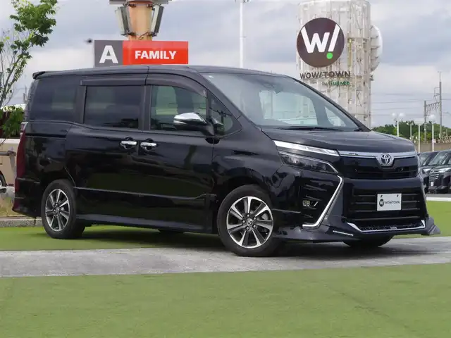 トヨタ ヴォクシー ZS 煌Ⅱ 千葉県 2020(令2)年 4.5万km ブラック TRDフロントスポイラー/両側パワースライドドア/純正SDナビ/地デジTV/【DVD/CD再生機能　Bluetooth接続】/バックカメラ/フリップダウンモニター/革巻きステアリング/ドライブレコーダー（前後撮影）/ETC/LEDヘッドライト/フォグライト/ウインカーミラー/クリアランスソナー/純正16インチアルミホイル/スマートキー