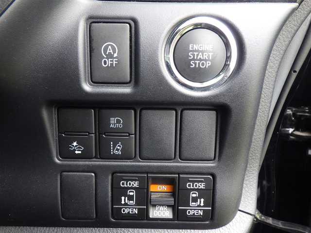 トヨタ ヴォクシー ZS 煌Ⅱ 千葉県 2020(令2)年 4.5万km ブラック TRDフロントスポイラー/両側パワースライドドア/純正SDナビ/地デジTV/【DVD/CD再生機能　Bluetooth接続】/バックカメラ/フリップダウンモニター/革巻きステアリング/ドライブレコーダー（前後撮影）/ETC/LEDヘッドライト/フォグライト/ウインカーミラー/クリアランスソナー/純正16インチアルミホイル/スマートキー