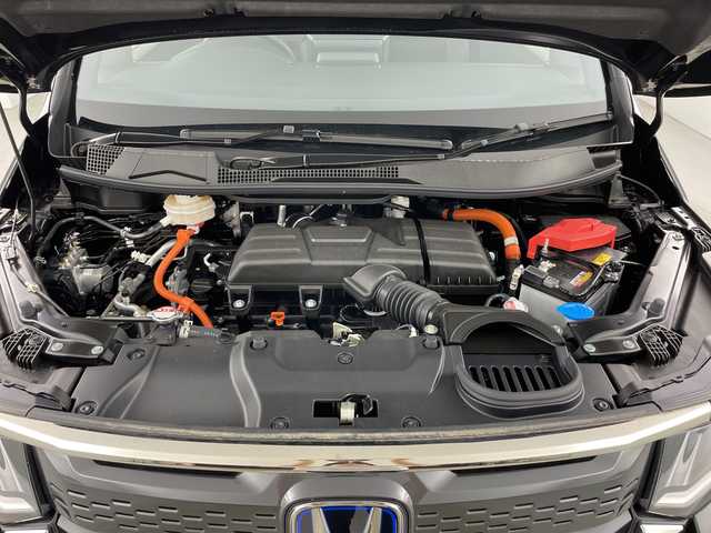 ホンダ ステップワゴン スパーダ eHEV 愛知県 2025(令7)年 0.1万km未満 クリスタルブラックパール 登録済未使用車/純正11.4インチナビ/（CD/DVD/フルセグTV/Bluetooth/SD)/フリップダウンモニター/バックカメラ/ホンダセンシング/・衝突軽減ブレーキ/・レーンキープアシスト/・追従式クルーズコントロール/・オートマチックハイビーム/・ブラインドスポットモニター/・クリアランスソナー/シートヒーター/オットマン/パワーバックドア/両側パワースライドドア/純正16インチアルミホイール/スマートキー/スペアキー有/横滑り防止装置/LEDヘッドライト/フロントフォグライト