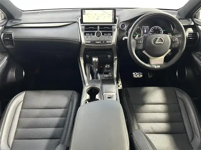 レクサス ＮＸ 300h Fスポーツ 大阪府 2018(平30)年 2.9万km ホワイトノーヴァガラスフレーク サンルーフ　黒革シート　純正９ｉｎｃナビＴＶ　３６０カメラ　三眼ＬＥＤ　パワーシート／ヒーター／エアコン　ステアリングヒーター　電動リアゲート　衝突軽減　レーダーＣ　クリアランスソナー　ＢＳＭ