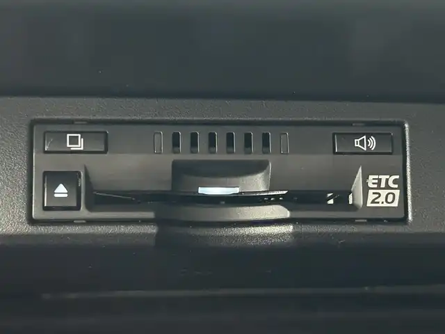 レクサス ＮＸ 300h Fスポーツ 大阪府 2018(平30)年 2.9万km ホワイトノーヴァガラスフレーク サンルーフ　黒革シート　純正９ｉｎｃナビＴＶ　３６０カメラ　三眼ＬＥＤ　パワーシート／ヒーター／エアコン　ステアリングヒーター　電動リアゲート　衝突軽減　レーダーＣ　クリアランスソナー　ＢＳＭ