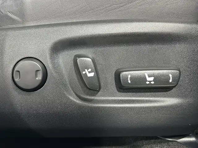 レクサス ＮＸ 300h Fスポーツ 大阪府 2018(平30)年 2.9万km ホワイトノーヴァガラスフレーク サンルーフ　黒革シート　純正９ｉｎｃナビＴＶ　３６０カメラ　三眼ＬＥＤ　パワーシート／ヒーター／エアコン　ステアリングヒーター　電動リアゲート　衝突軽減　レーダーＣ　クリアランスソナー　ＢＳＭ