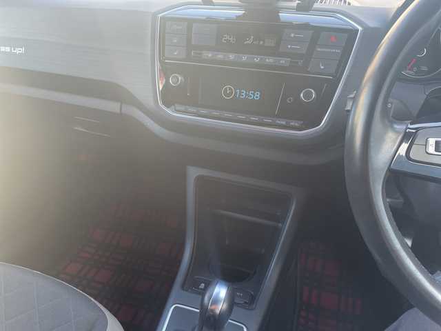 フォルクスワーゲン アップ！ クロスアップ！ 高知県 2018(平30)年 5.3万km 青Ｍ コスタアズールメタリック200台限定車/オールイン・セーフティ/シティエマージェンシーブレーキ/スタティックコーナリングライト/リヤビューカメラRearAssist/リヤパークディスタンスコントロール/オプティカルパーキングシステム/ブレーキアシスト/エマージェンシーストップシグナル/クルーズコントロール/前席シートヒーター/レインセンサー/VW純正インフォテイメントシステム/CompositionPhone/専用フロントバンパー/専用リヤバンパー/専用シルバールーフレール/ダークティンテッドガラス/専用ブラックサイドモールディング/純正16インチアルミホイール/専用ホイールハウスエクステンション/専用シルバードアミラー/専用ドアシルプレート/アレルゲン除去機能付きフレッシュエアフィルター/保証書/取説