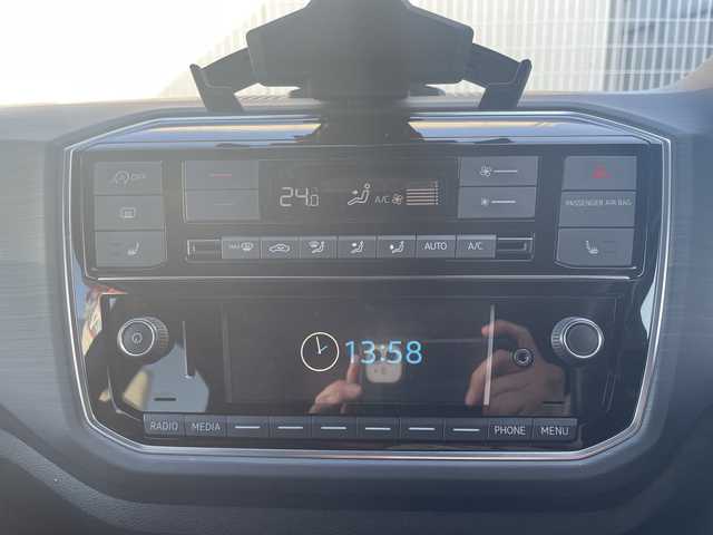 フォルクスワーゲン アップ！ クロスアップ！ 高知県 2018(平30)年 5.3万km 青Ｍ コスタアズールメタリック200台限定車/オールイン・セーフティ/シティエマージェンシーブレーキ/スタティックコーナリングライト/リヤビューカメラRearAssist/リヤパークディスタンスコントロール/オプティカルパーキングシステム/ブレーキアシスト/エマージェンシーストップシグナル/クルーズコントロール/前席シートヒーター/レインセンサー/VW純正インフォテイメントシステム/CompositionPhone/専用フロントバンパー/専用リヤバンパー/専用シルバールーフレール/ダークティンテッドガラス/専用ブラックサイドモールディング/純正16インチアルミホイール/専用ホイールハウスエクステンション/専用シルバードアミラー/専用ドアシルプレート/アレルゲン除去機能付きフレッシュエアフィルター/保証書/取説