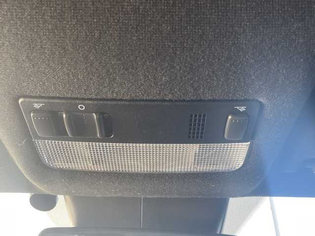 フォルクスワーゲン アップ！ クロスアップ！ 高知県 2018(平30)年 5.3万km 青Ｍ コスタアズールメタリック200台限定車/オールイン・セーフティ/シティエマージェンシーブレーキ/スタティックコーナリングライト/リヤビューカメラRearAssist/リヤパークディスタンスコントロール/オプティカルパーキングシステム/ブレーキアシスト/エマージェンシーストップシグナル/クルーズコントロール/前席シートヒーター/レインセンサー/VW純正インフォテイメントシステム/CompositionPhone/専用フロントバンパー/専用リヤバンパー/専用シルバールーフレール/ダークティンテッドガラス/専用ブラックサイドモールディング/純正16インチアルミホイール/専用ホイールハウスエクステンション/専用シルバードアミラー/専用ドアシルプレート/アレルゲン除去機能付きフレッシュエアフィルター/保証書/取説