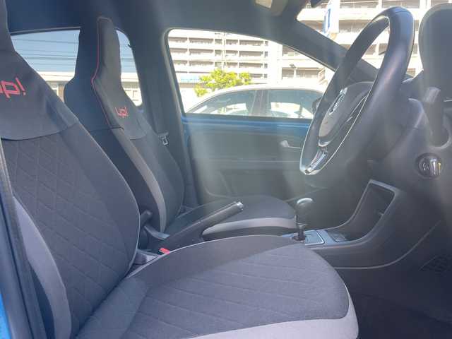 フォルクスワーゲン アップ！ クロスアップ！ 高知県 2018(平30)年 5.3万km 青Ｍ コスタアズールメタリック200台限定車/オールイン・セーフティ/シティエマージェンシーブレーキ/スタティックコーナリングライト/リヤビューカメラRearAssist/リヤパークディスタンスコントロール/オプティカルパーキングシステム/ブレーキアシスト/エマージェンシーストップシグナル/クルーズコントロール/前席シートヒーター/レインセンサー/VW純正インフォテイメントシステム/CompositionPhone/専用フロントバンパー/専用リヤバンパー/専用シルバールーフレール/ダークティンテッドガラス/専用ブラックサイドモールディング/純正16インチアルミホイール/専用ホイールハウスエクステンション/専用シルバードアミラー/専用ドアシルプレート/アレルゲン除去機能付きフレッシュエアフィルター/保証書/取説