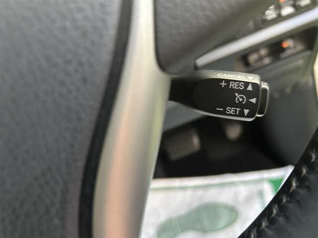 トヨタ ヴォクシー ZS 煌 香川県 2018(平30)年 3.8万km ホワイトパールクリスタルシャイン 社外8インチメモリーナビ/→AM/FM/CD/DVD/Bluetooth/フルセグTV/クルーズコントロール/衝突軽減ブレーキ/レーンキープアシスト/バックカメラ/ETC/アイドリングストップ/両側パワースライドドア/LEDヘッドライト/オートハイビーム/プッシュスタート/スマートキー/革巻きステアリング/ステアリングスイッチ