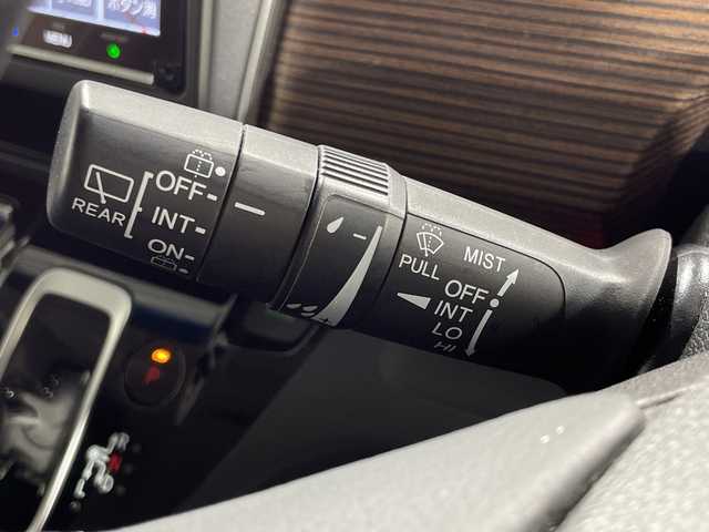 ホンダ フリード ハイブリット クロスター ホンダセンシング 神奈川県 2020(令2)年 4.1万km プラチナホワイトパール ホンダセンシング/純正9インチナビ/・BT/フルセグTV/SD/CD/DVD/AM/FM/バックカメラ/ハーフレザーシート/シートヒーター(D/N)/シートリフター/両側電動スライドドア/ビルトインETC/フロントデアイサー/革巻きステアリング/ステアリングスイッチ/Autoライト/フォグランプ/前後ドライブレコーダー/スマートキー/プッシュスタートボタン/電動格納ミラー/ウィンカーミラー/LEDヘッドライト/純正ドアバイザー/純正フロアマット/純正アルミホイール