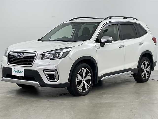 スバル フォレスター ハイブリッド アドバンス 道央・札幌 2019(令1)年 7.2万km クリスタルホワイトP ・ワンオーナー/・4WD/・純正ナビ&BT&DVD&CD/・サイド/バックカメラ/・アイサイト/・プリクラッシュブレーキ/・前側方プリクラッシュブレーキ/・緊急時プリクラッシュステアリング/・後退時ブレーキアシスト/・AT誤発進抑制制御/・AT誤後進抑制制御/・ツーリングアシスト/・全車速追従機能付クルーズコントロール/・定速クルーズコントロール/・車線逸脱抑制/・ふらつき警報/・先行車発進お知らせ機能/・青信号お知らせ機能/・標識認識機能/・電動パーキングブレーキ/・Siドライブ/・X-MODEAWD/・横滑り防止装置/・前席パワーシート/・前席シートヒーター/・ハーフレザーシート/・ステアリングヒーター/・パドルシフト/・ドアミラーヒーター/・電動格納ミラー/・ルーフレール/・LEDヘッドライト/・LEDフォグランプ/・オートライト/・スマートキー